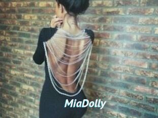 Mia_Dolly