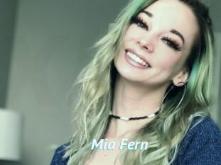 Mia_Fern