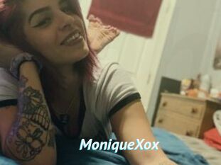 MoniqueXox