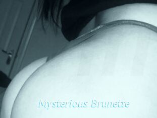 Mysterious_Brunette